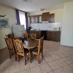 Dorina Apartment *