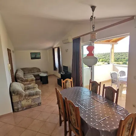 Apartment Dorina