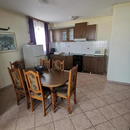 Dorina Appartement *